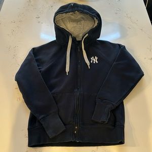 Yankee zip up sweatshirt. Ladies small.